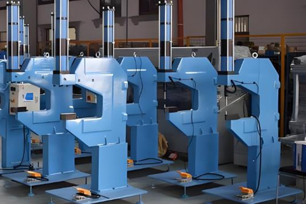 鉚接機(jī)出現(xiàn)小問(wèn)題？教你一招就搞定！